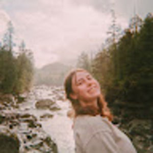 Meet your Posher, Danika